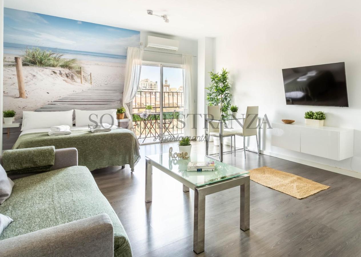 Atarazanas Apartment By Sol Maestranza Малага Экстерьер фото